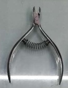 Cuticle scissors